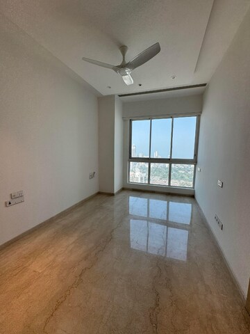 Room in 3 BHK Apartment at K Raheja Vivarea, Mahalaxmi – for Rent