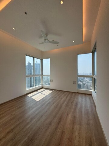 Room in 3 BHK Apartment at K Raheja Vivarea, Mahalaxmi – for Rent