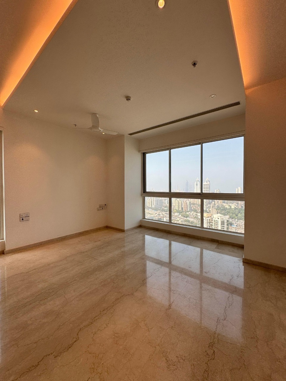 3 BHK + Pooja Room,Servant Room Apartment For Rent in K Raheja Vivarea