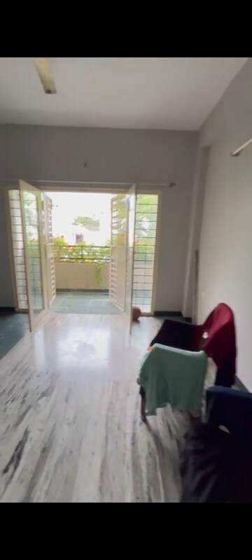 Living Room in 2 BHK Apartment at Halasuru – for Rent