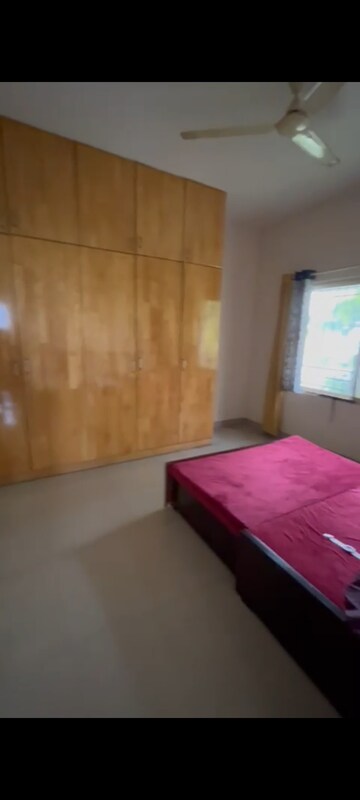 Bedroom in 2 BHK Apartment at Halasuru – for Rent