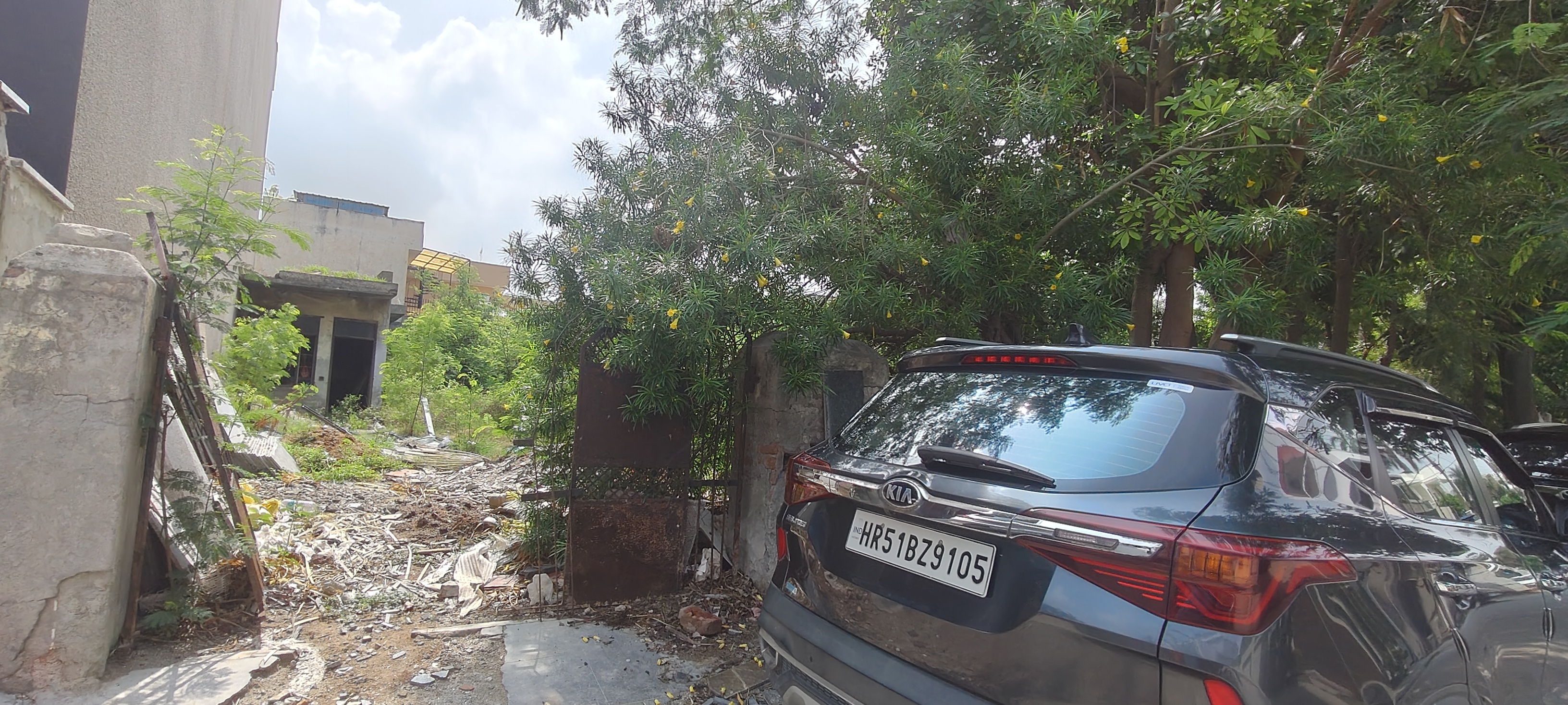 Plot For Sale in Independent Plot 