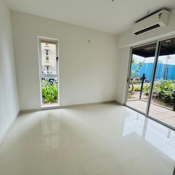 Room in 2.5 BHK Apartment at Lodha Codename Premier, Mangaon – for Rent