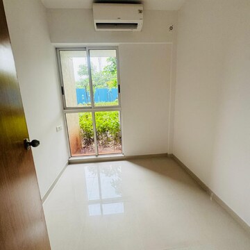 Room in 2.5 BHK Apartment at Lodha Codename Premier, Mangaon – for Rent