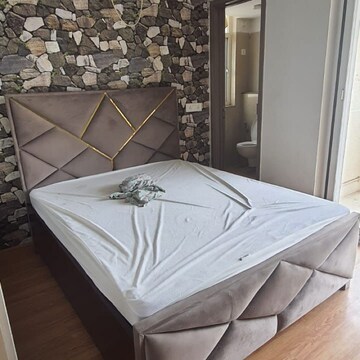 Bedroom in 3 BHK Apartment at Emaar Palm Select, Sector 77 – for Rent
