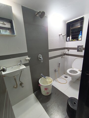  1.5 BHK Apartment at Usha Sadan Apartment, Colaba – for Rent