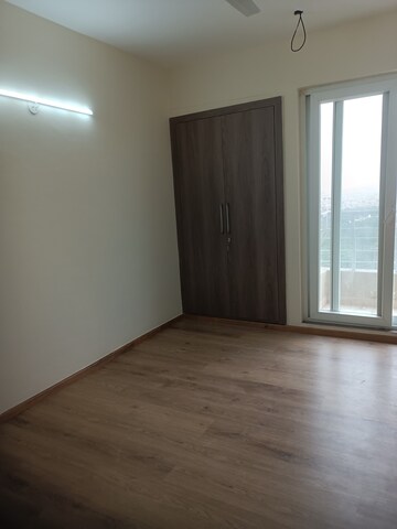 Room in 3 BHK Apartment at Lotus Panache, Sector 110 – for Rent
