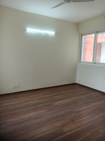 Room in 3 BHK Apartment at Lotus Panache, Sector 110 – for Rent