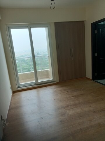 Room in 3 BHK Apartment at Lotus Panache, Sector 110 – for Rent