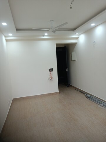 Room in 3 BHK Apartment at Lotus Panache, Sector 110 – for Rent