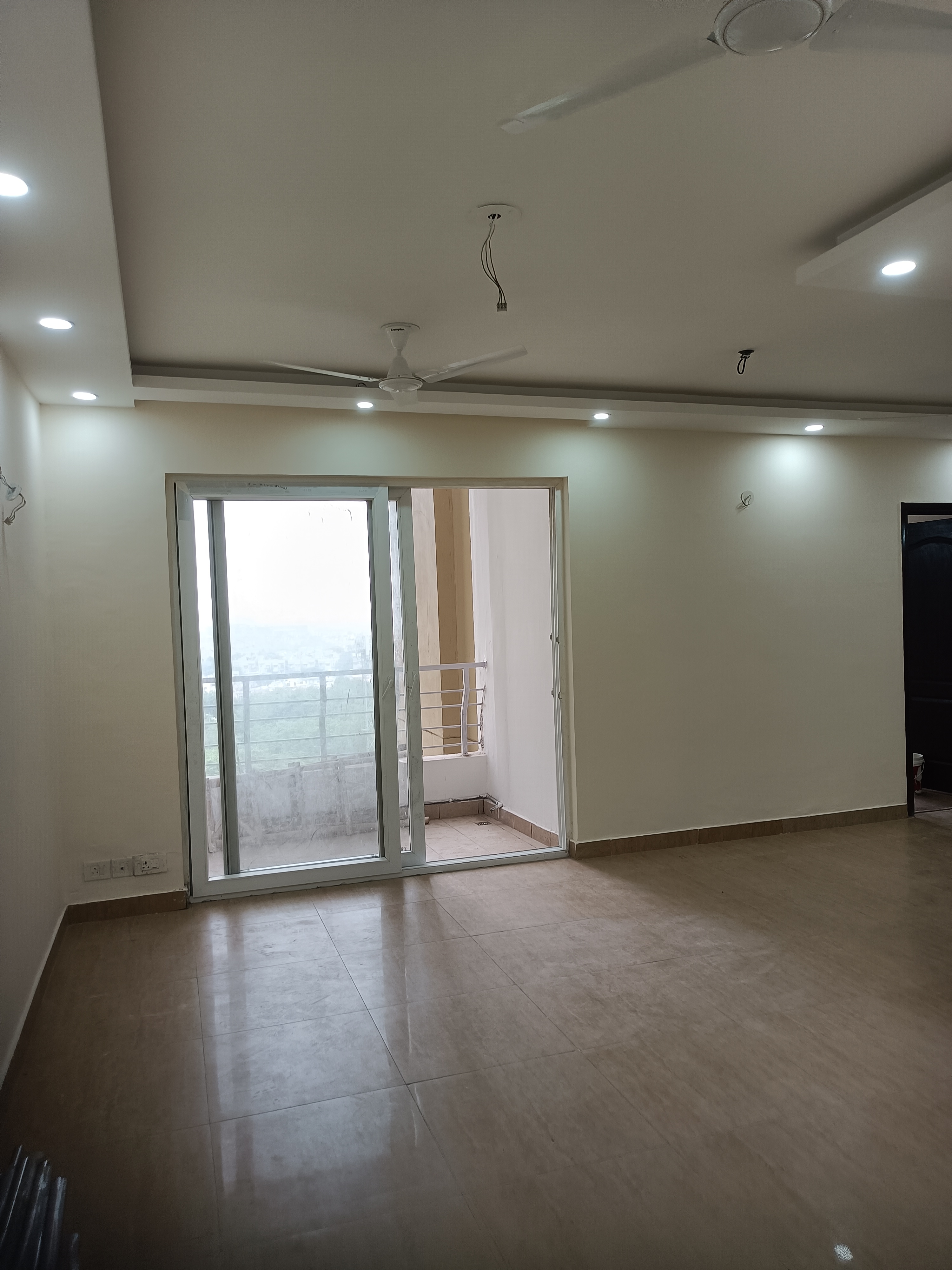 3 BHK + Servant Room Apartment For Rent in Lotus Panache