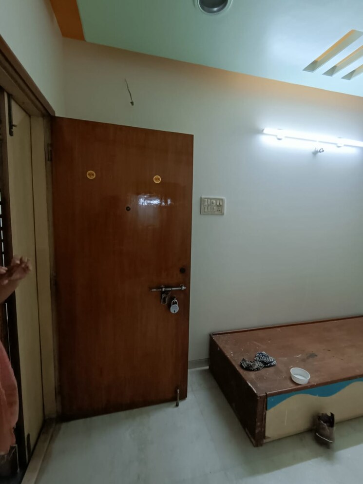 Room, midas-enclave 1 RK 280 Sq.Ft. Apartment In Malad West Mumbai 8928376