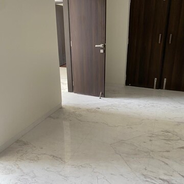Room in 4 BHK Apartment at Tata Primanti-Executive Apartments, Dhani – for Rent