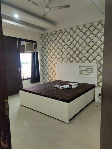Bedroom in 3 BHK Builder Floor at Unitech South City II, Sector 50 – for Rent