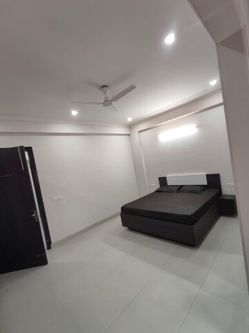 Room in 1 BHK Builder Floor at Sushant Lok I – for Rent