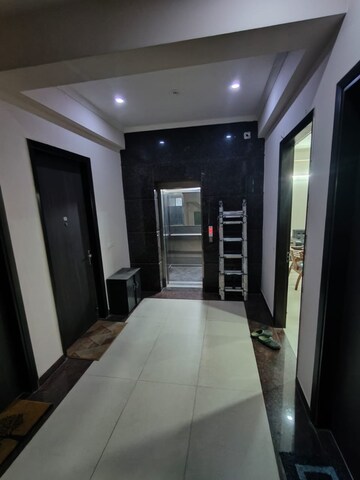 Building Lobby in 1 BHK Builder Floor at Sushant Lok I – for Rent