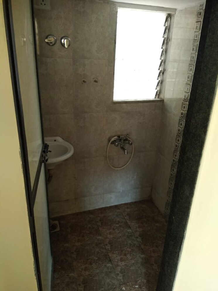 Bathroom, jay-jinendra-jay-vijay-nagar 1 Bedroom 376 Sq.Ft. Apartment In Naigaon East Palghar 8928418