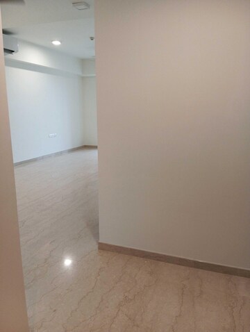 Room in 3 BHK Apartment at Lodha The Park, Worli – for Rent