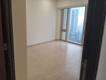 Room in 3 BHK Apartment at Lodha The Park, Worli – for Rent
