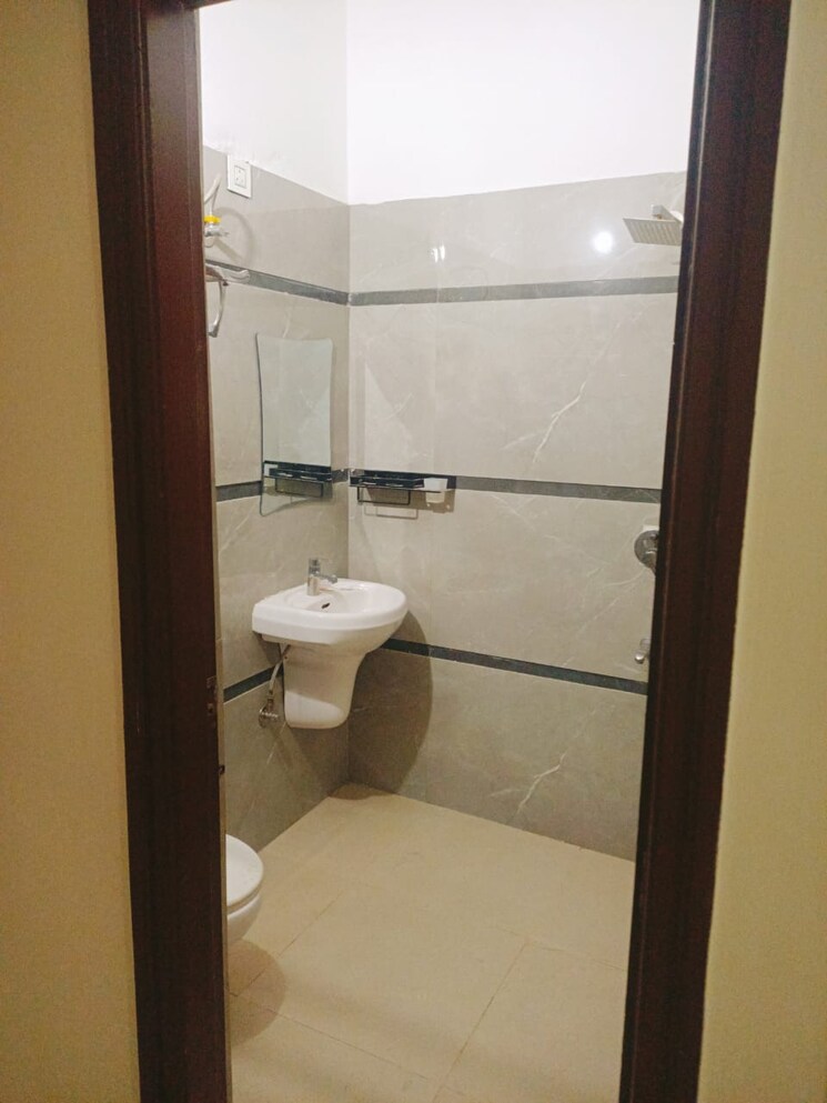 Bathroom, dera bassi 1 Bedroom 650 Sq.Ft. Apartment In Dera Bassi Mohali 8928441