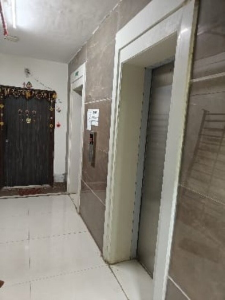 Entrance, thane west Pg For Boys & Girls In Thane West 8928449