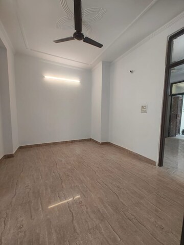 Room in 1 BHK Builder Floor at Saket – for Rent