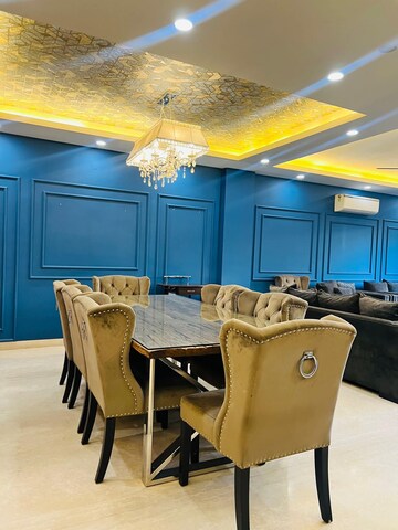Master Bedroom in 3 BHK Builder Floor at Uppal Southend, Sector 49 – for Rent