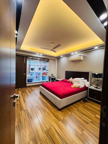 Bedroom in 3 BHK Builder Floor at Uppal Southend, Sector 49 – for Rent