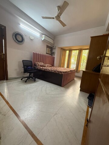 Living Room in 2 BHK Apartment at Kanha Apartments, Sector 70 – for Rent