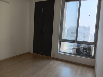 Room in 3 BHK Builder Floor at Sector 55 – for Rent