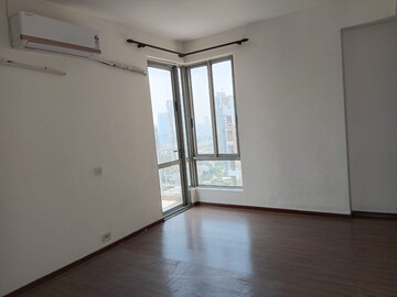 Room in 3 BHK Builder Floor at Sector 55 – for Rent