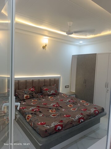 Bedroom in 3 BHK Apartment at Mansarovar Extension – for Rent