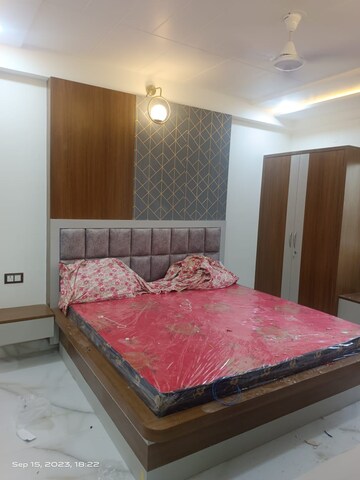 Bedroom in 3 BHK Apartment at Mansarovar Extension – for Rent