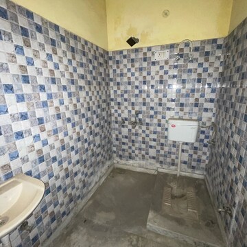 Bathroom in 2 BHK Builder Floor at Landcraft Golflink Villas, Pandav Nagar – for Rent