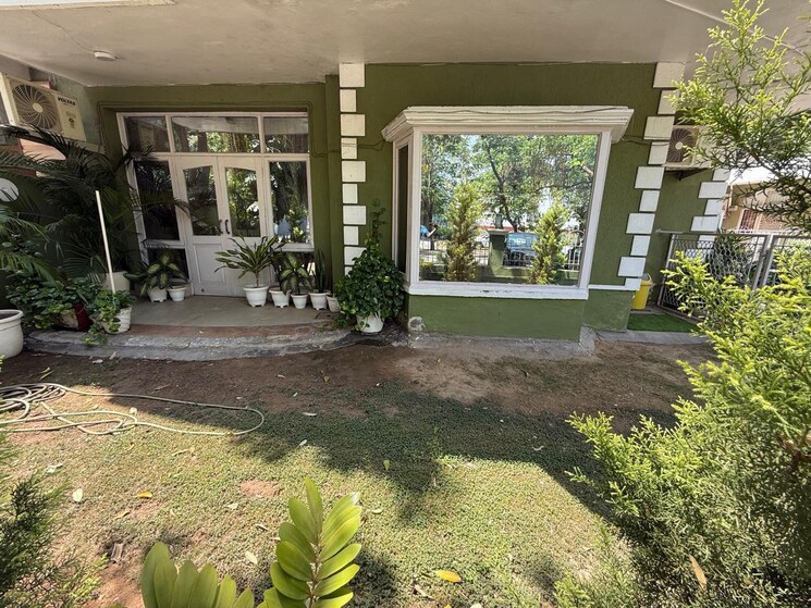 Garden, rwa-apartments-sector-116 2 Bedroom 1050 Sq.Ft. Apartment In Sector 116 Noida 8928481