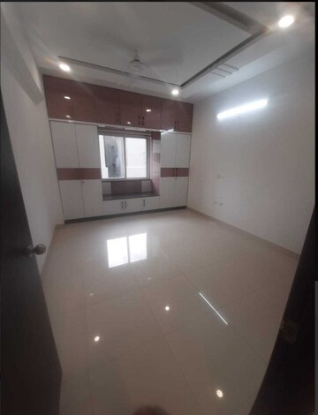 Room in 3 BHK Apartment at Greenmark Mayfair Apartments, Tellapur – for Rent