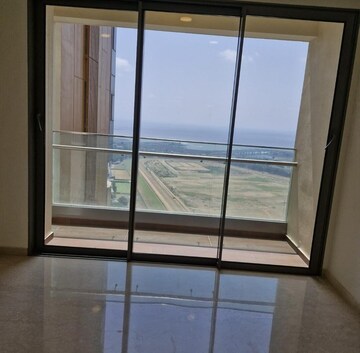 Room in 3 BHK Apartment at Piramal Mahalaxmi, Mahalaxmi – for Rent