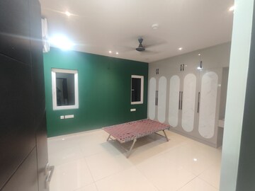 Room in 3 BHK Apartment at Rajapushpa Provincia, Narsingi – for Rent