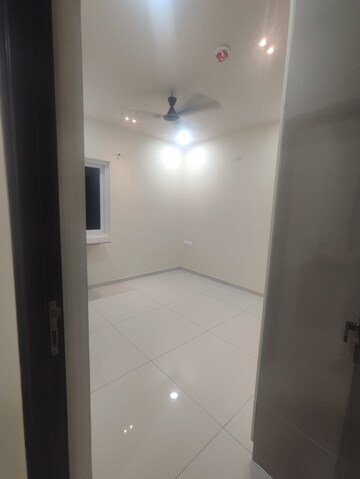 Room in 3 BHK Apartment at Rajapushpa Provincia, Narsingi – for Rent