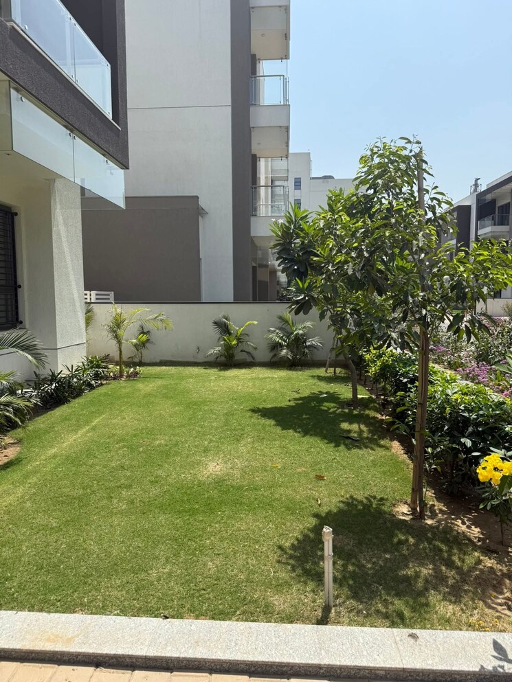 Garden, sobha-international-city-phase-1 4 Bedroom 4500 Sq.Ft. Villa In Sector 109 Gurgaon 8928514