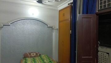 Room in 1 BHK Builder Floor at Vaishali Sector 5 – for Rent