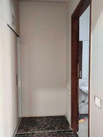 Building Lobby in 3 BHK Builder Floor at Unitech South City II, Sector 50 – for Rent