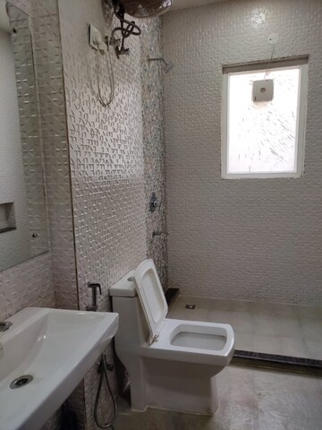 Bathroom in 3 BHK Builder Floor at Unitech South City II, Sector 50 – for Rent