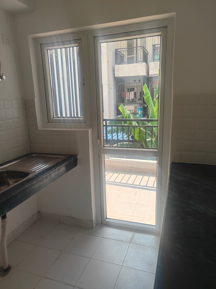 Balcony, parklands 3 Bedroom 180 Sq.Yd. Builder Floor In Sector 85 Faridabad 8928575