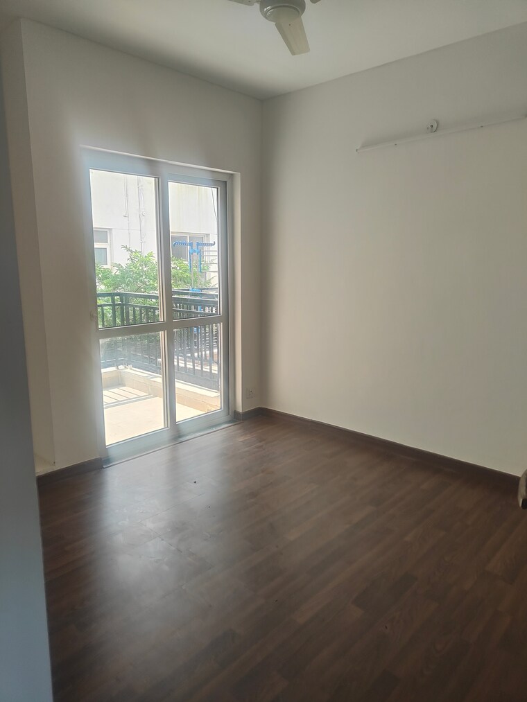 Room, parklands 3 Bedroom 180 Sq.Yd. Builder Floor In Sector 85 Faridabad 8928575