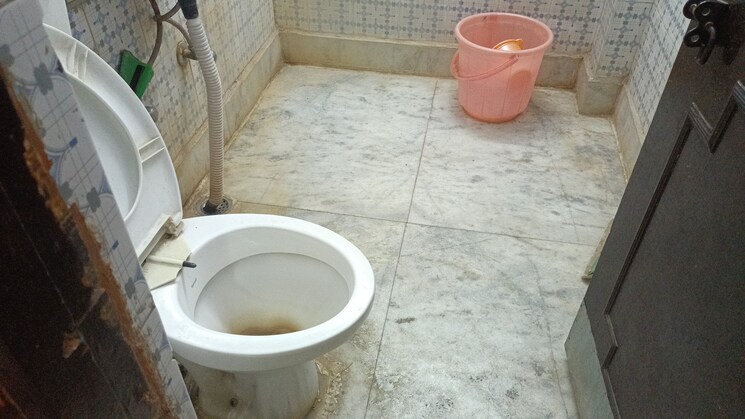 Bathroom, vaishali sector 5 1 Bedroom 560 Sq.Ft. Builder Floor In Vaishali Sector 5 Ghaziabad 8928584