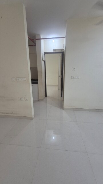 Room in 1 BHK Apartment at A And O Realty Eminente, Dahisar East – for Rent
