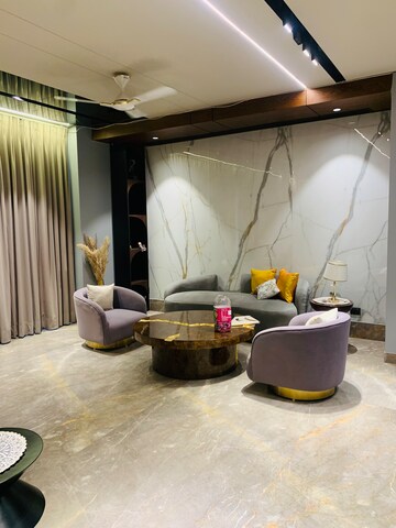 Living Room in 4 BHK Builder Floor at DLF Royale Residences, Dlf Phase I – for Rent
