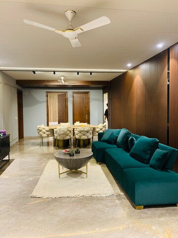 Living Room in 4 BHK Builder Floor at DLF Royale Residences, Dlf Phase I – for Rent