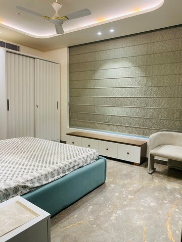 Bedroom in 4 BHK Builder Floor at DLF Royale Residences, Dlf Phase I – for Rent